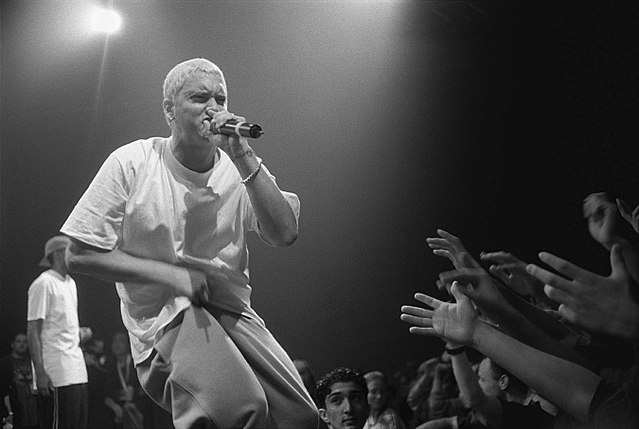 How much net worth does Eminem have? What are his earning sources? 