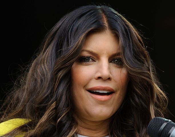 Fergie's Age, Height, Husband, Parents, and Siblings details with her complete biography. 