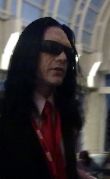 What's Tommy Wiseau sexual orientation? Is he gay or straight? 