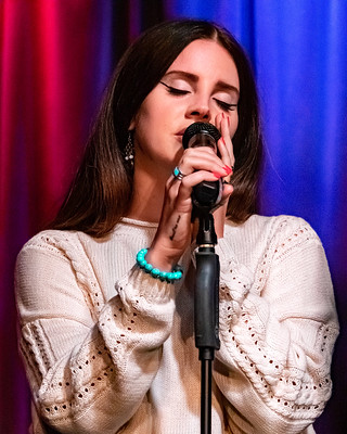 What Plastic Surgeries Has Lana Del Rey Had? Let's know the detail. 