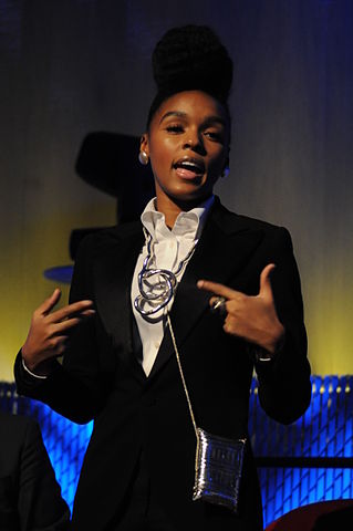 How tall is Janelle Monáe? Let's know her height. 