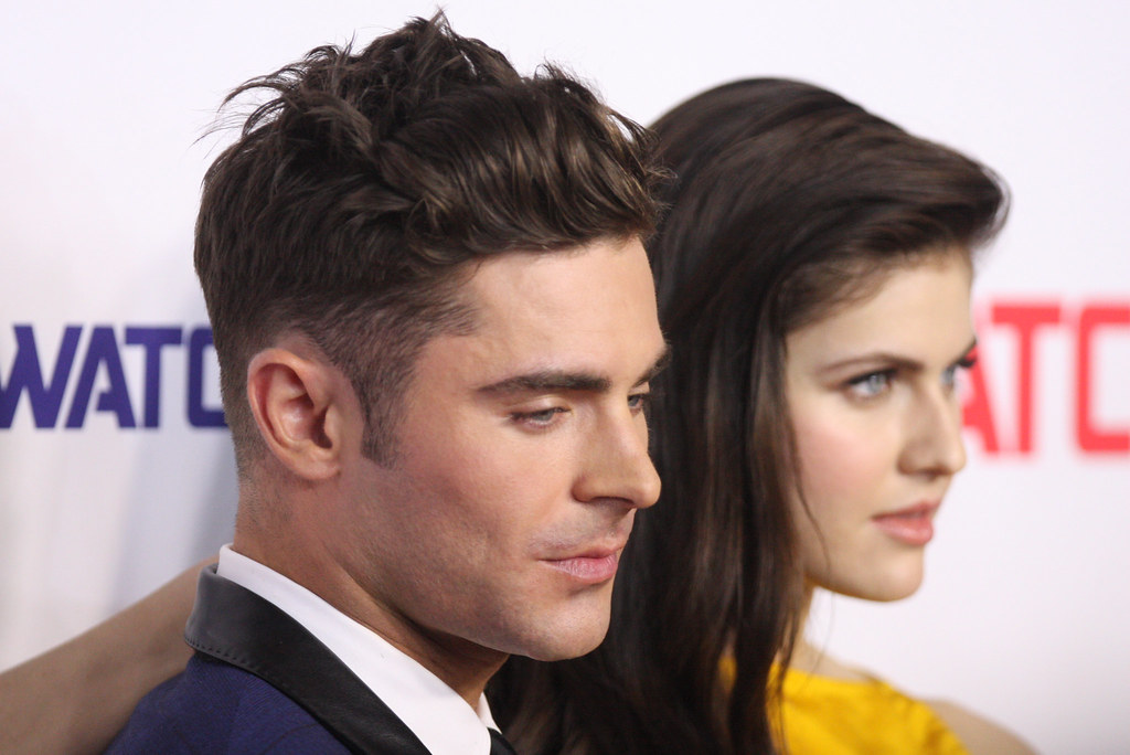 who's Zac Efron's  girlfriend and dating partner? 