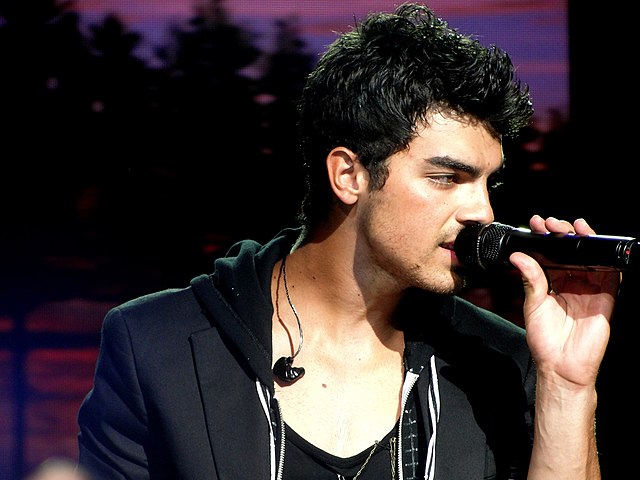 All you need to know about Joe Jonas' Age, Height, Kids, Parents, And Siblings. 