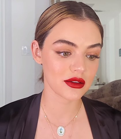 How rich is Lucy Hale> How much net worth Lucy have? 