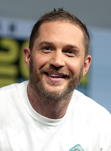 Tom Hardy has his teeth fixed details.