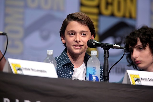 Who's Noah Schnapp Girlfriend and dating partner in 2022? Is he single or dating anyone? 