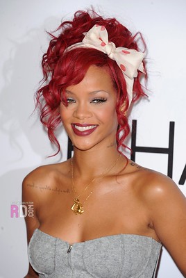Was Rihanna Red Hair A Wig? let's check the details. 