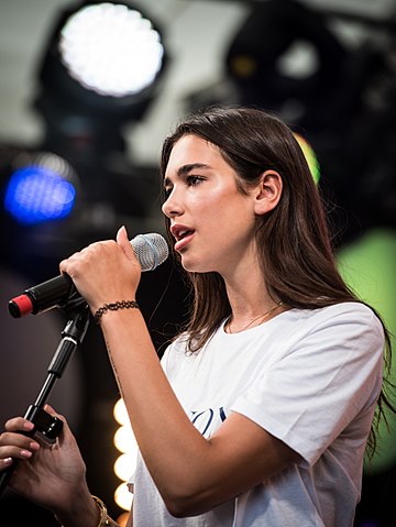 What Is Dua Lipa Ethnicity? Let's know about her family in detail. 