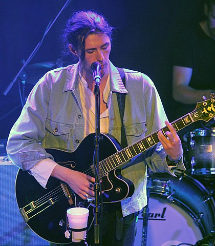 What is Hozier's height? How tall is he? 