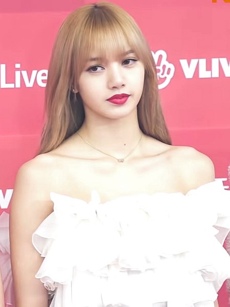 Is Lisa Thai? What's the nationality of this BLACKPINK star? 