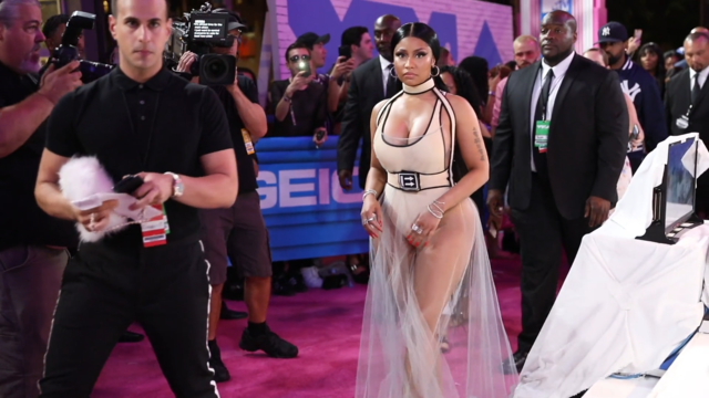 Is Nicki Minaj’s Butt Fake? Let's see her butt closely. 