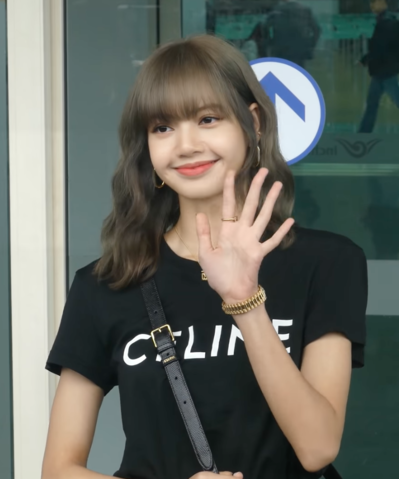 Is Lisa from BLACKPINK Gay? what's her sexuality? 