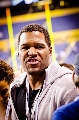 Is Michael Strahan Gay? A close look at his sexuality. 